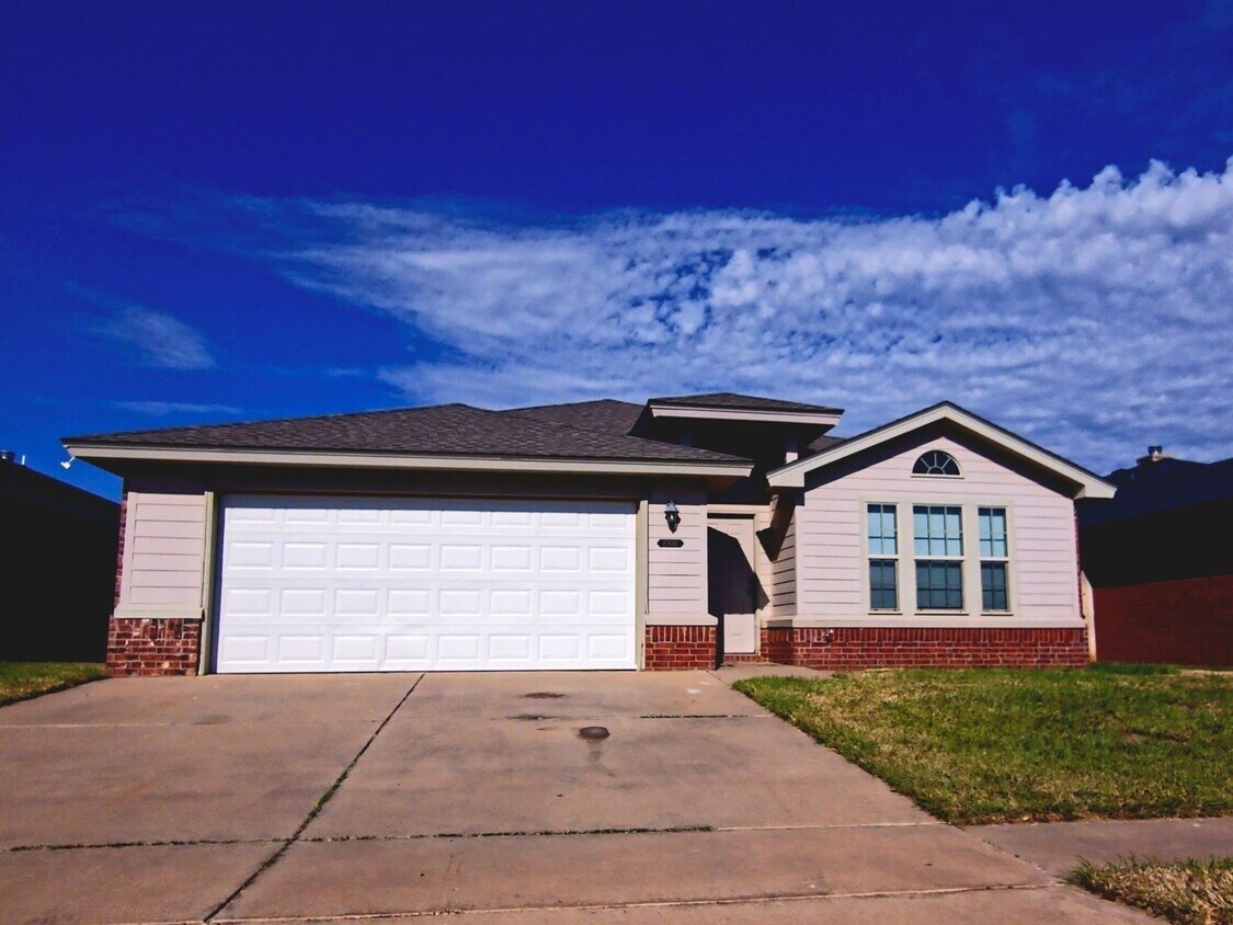Foto principal - Spacious 3 bed 2 bath home in Cooper ISD