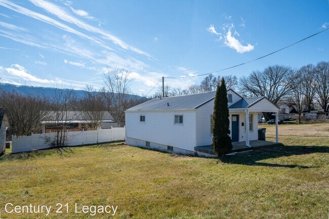Building Photo - 2 br, 1 bath House - 2031 Fort Robinson