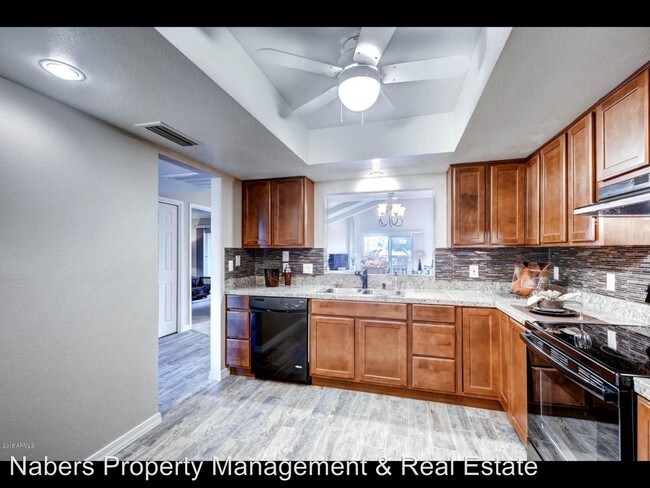 Building Photo - 16632 E Gunsight Dr