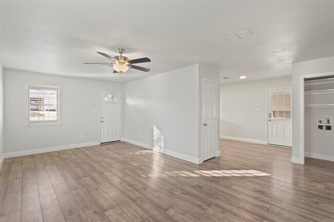 Building Photo - 314 Woodard St