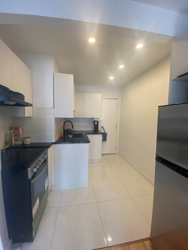 Photo du bâtiment - 3010 Rue Goyer