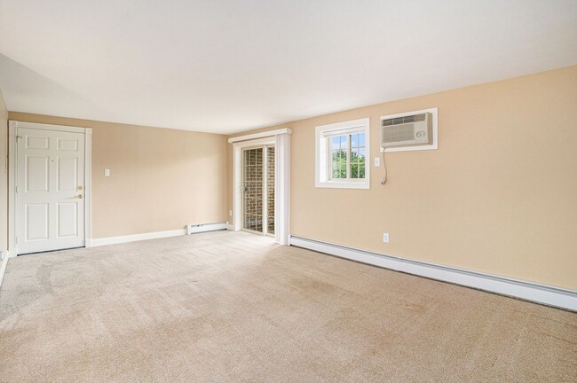 Building Photo - Almont Terrace - 730