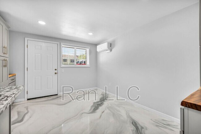 Foto del edificio - 952 Haskell St
