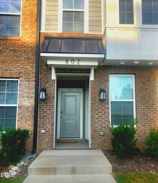 Foto del edificio - 602 Market Grove Dr