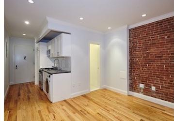 Building Photo - 440 W 47th St