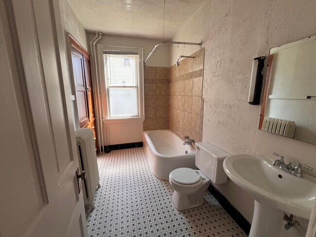 Foto del edificio - 3357 N Bartlett Ave