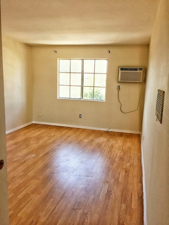 Building Photo - 18530 Hatteras St