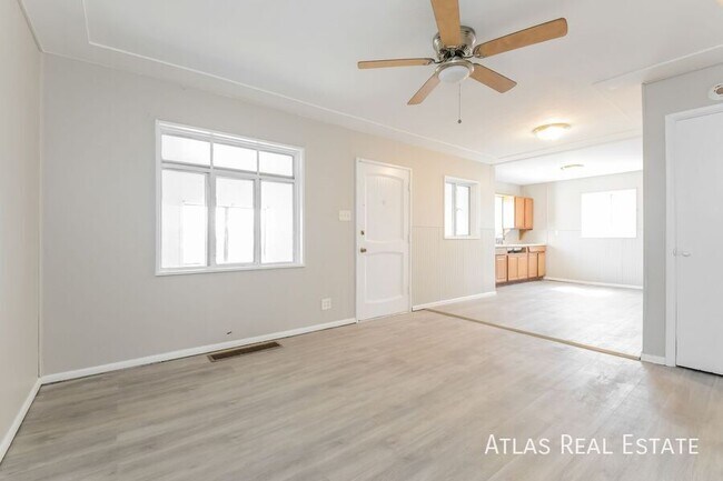 Foto del edificio - 1065 S Perry St