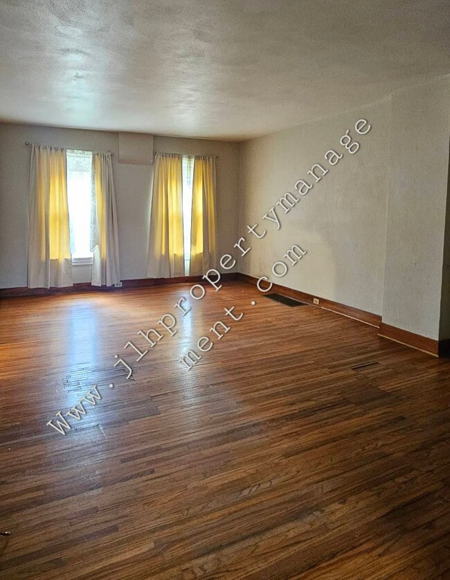 Foto del edificio - 618 W Clark St