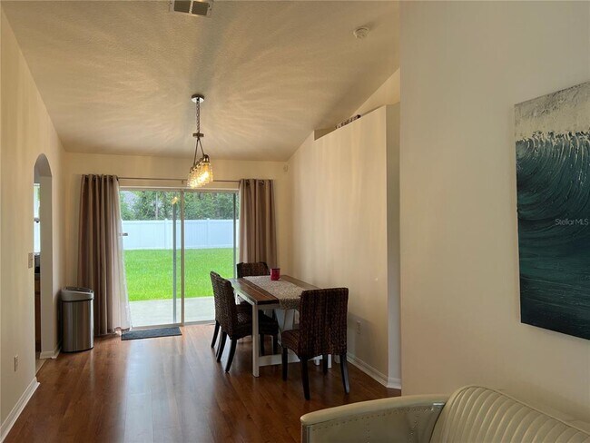 Foto del edificio - 2 Upland Pl