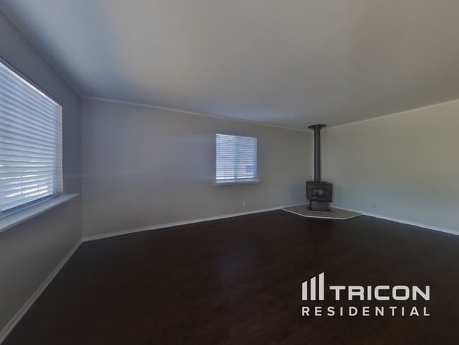 Foto del edificio - 113 Rocky Hill Rd