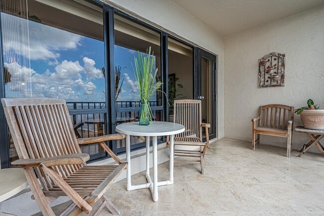 Building Photo - 5000 N Ocean Blvd