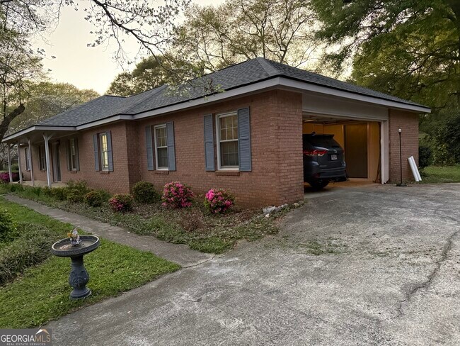 Foto del edificio - 101 Smoke Rise Dr