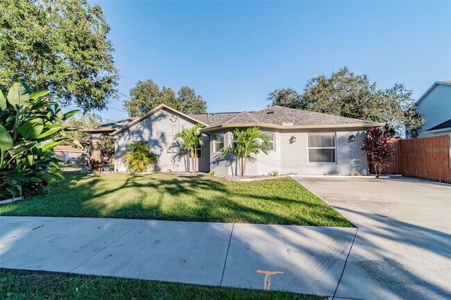 Foto del edificio - 3208 W Napoleon Ave