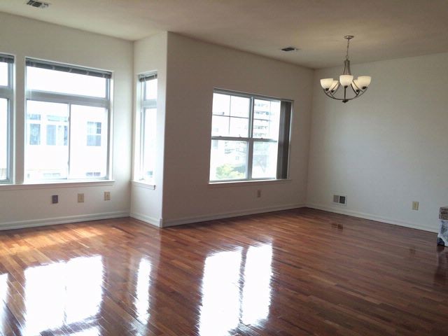 Building Photo - 208 Beach 79Th St