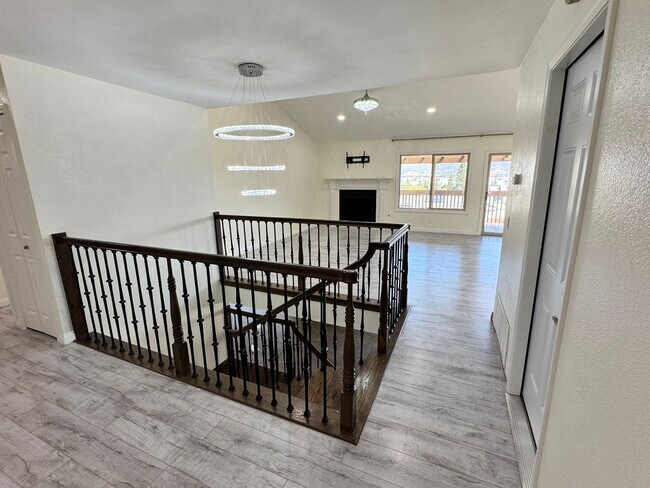 Building Photo - Remodeled 4 Bed / 3 Bath Home with Pool, Spa & Solar – Fletcher Hills