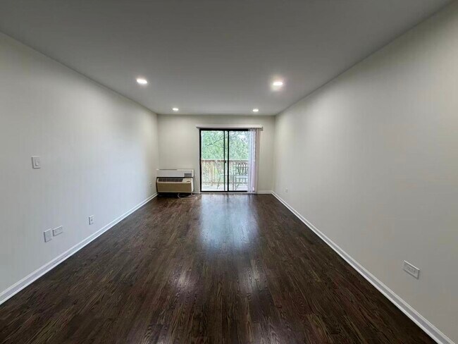 Building Photo - 716 Prescott Dr