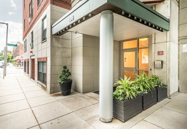 Foto del edificio - 108 Peterborough St