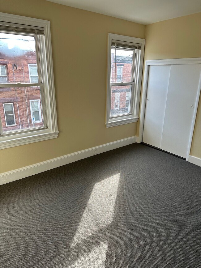 Building Photo - 3162 Salmon St