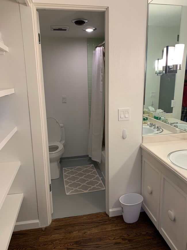 master bath - 5206 Kissing Camels Dr #1