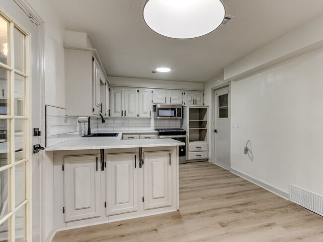 Foto del edificio - 4115 SE 14th St