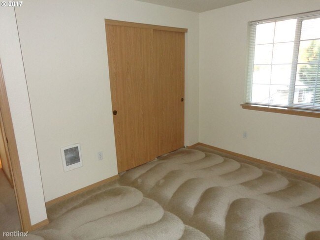 Foto del edificio - 2761 SW Jasmine Pl