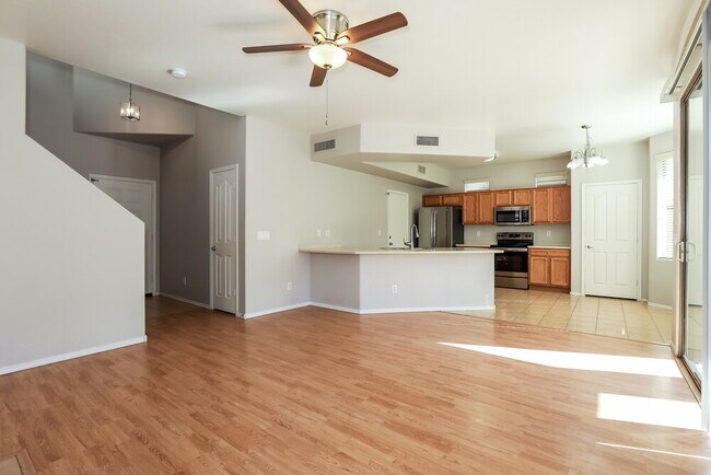 Foto del edificio - 9917 E Edgewood Ave