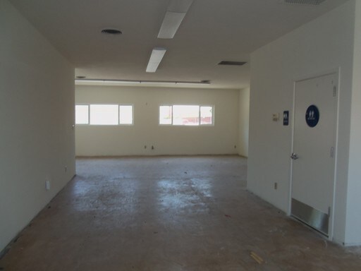 Building Photo - 846 W Lodi Ave