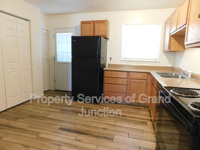 Foto del edificio - 2044 Bunting Ave