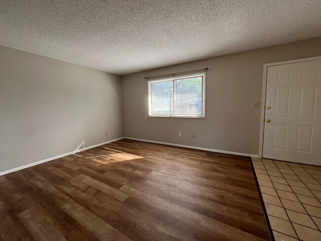 Building Photo - Charming 4-Bedroom Home for Rent in Fort C...