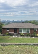Building Photo - 2110 Summitt Ave