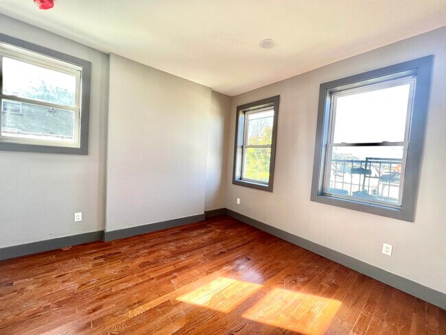 Building Photo - 39 Van Wagenen Ave