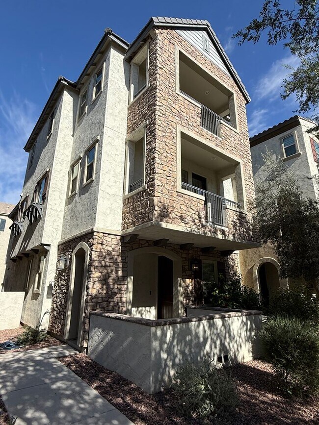 Foto del edificio - 2658 S Harmony Ave