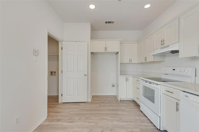 Building Photo - 5502 Cypress Dr