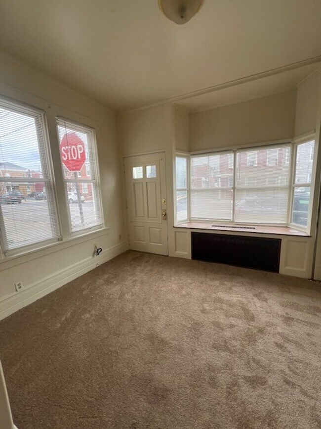 Building Photo - 32-34 E North St