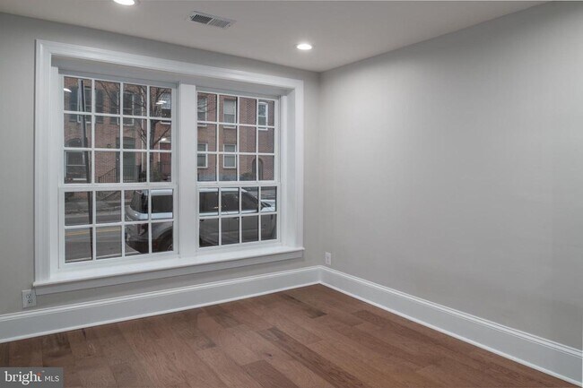 Foto del edificio - 1 E Montgomery St