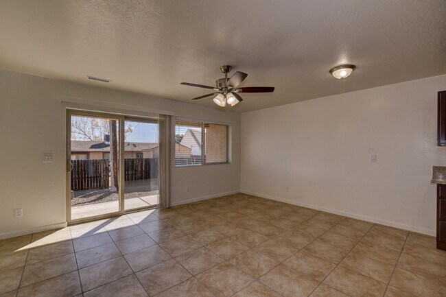 Building Photo - 3027 N Corrine Dr