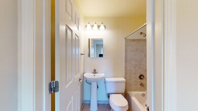 Interior Photo - Arbor Park of Alexandria