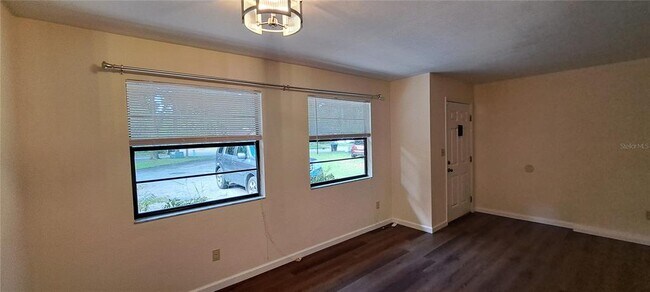 Foto del edificio - 1715 SW 69 Way