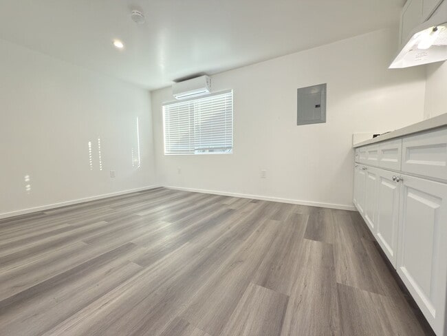 Foto del edificio - 1-Bedroom ADU – Modern Comfort & Prime Loc...