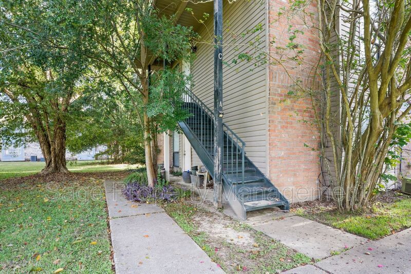 Primary Photo - 16633 Missionary Ridge Ct