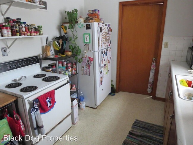 Building Photo - 3 br, 1 bath House - 1536 Harry Rd.