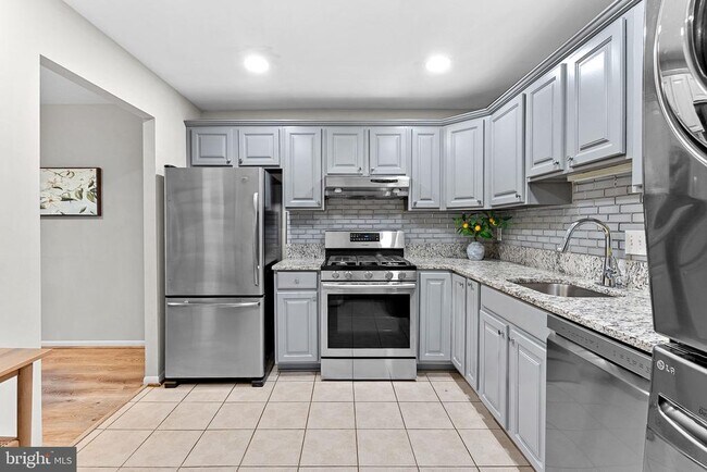 Foto del edificio - 11808 Breton Ct