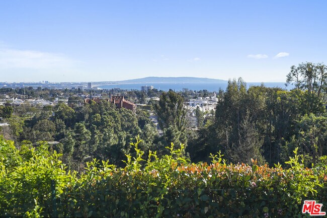 Foto del edificio - 1036 El Medio Ave