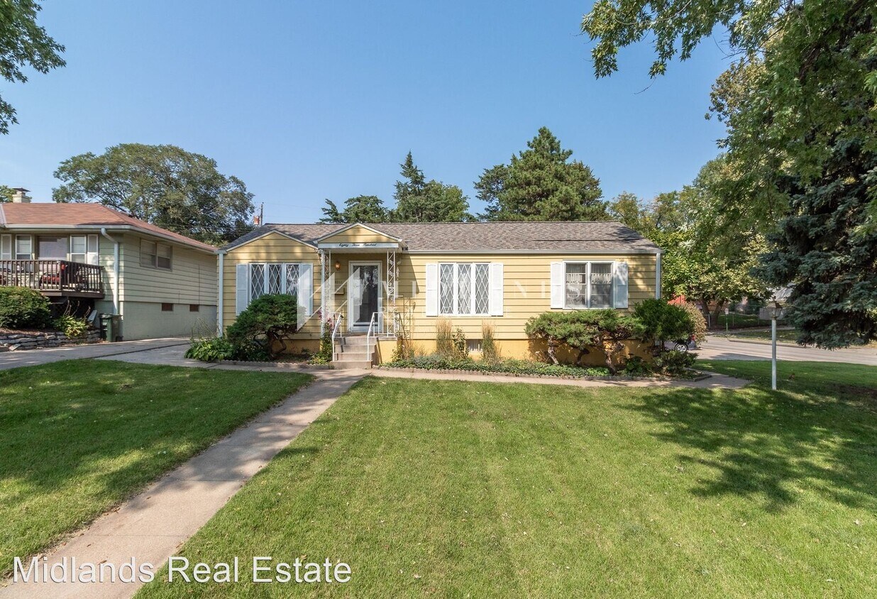 Primary Photo - 3 br, 2 bath House - 8300 Park Dr.
