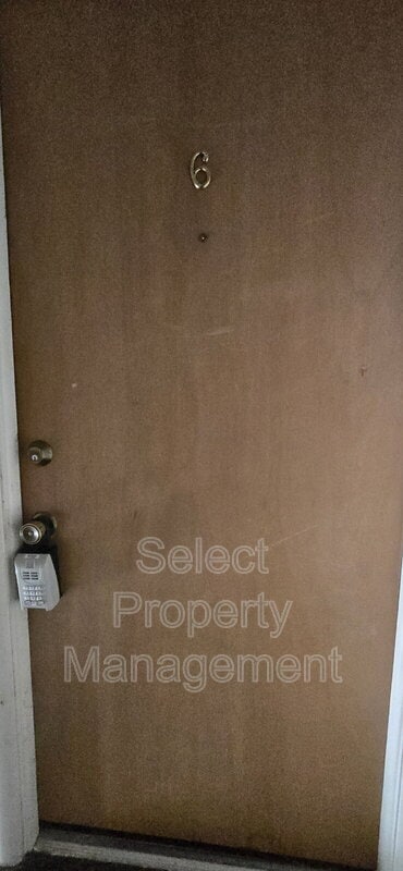 Foto del edificio - 3839 Sleepy Hollow Ln