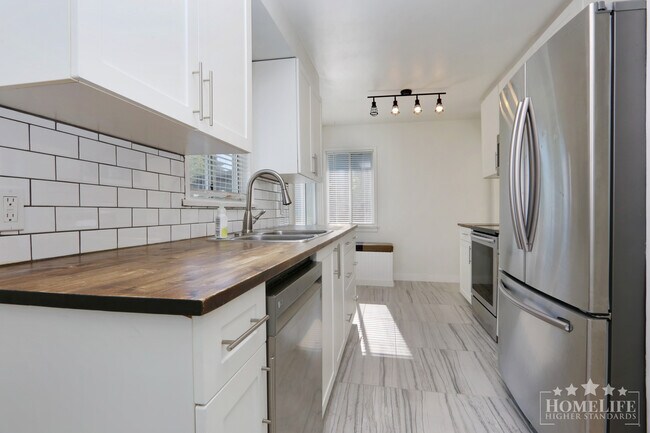 Photo du bâtiment - Charming & Spacious 4-Bedroom Character Ho...