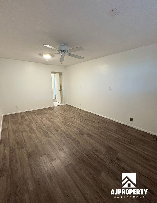 Building Photo - 3012 S Phillips Ave