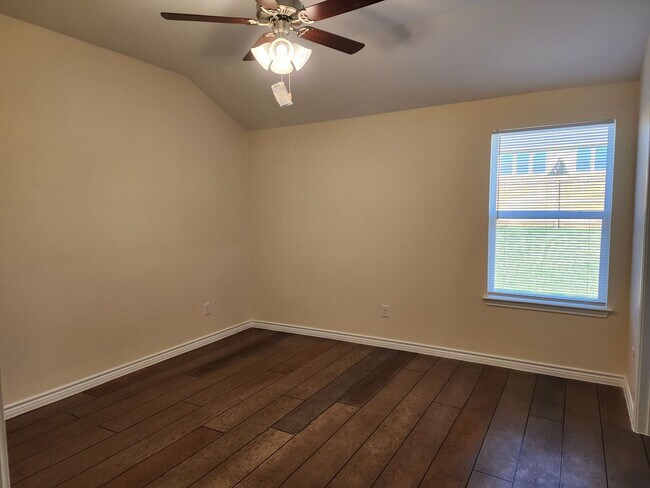 Building Photo - 546 Lost Trl