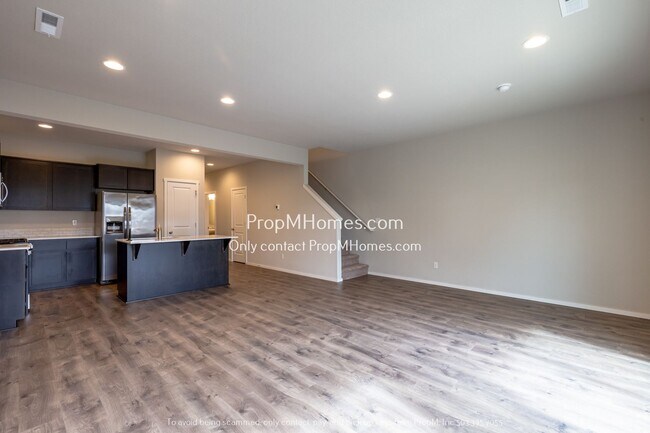 Foto del edificio - Serene 3-Bedroom Townhouse in Happy Valley-Rock Creek